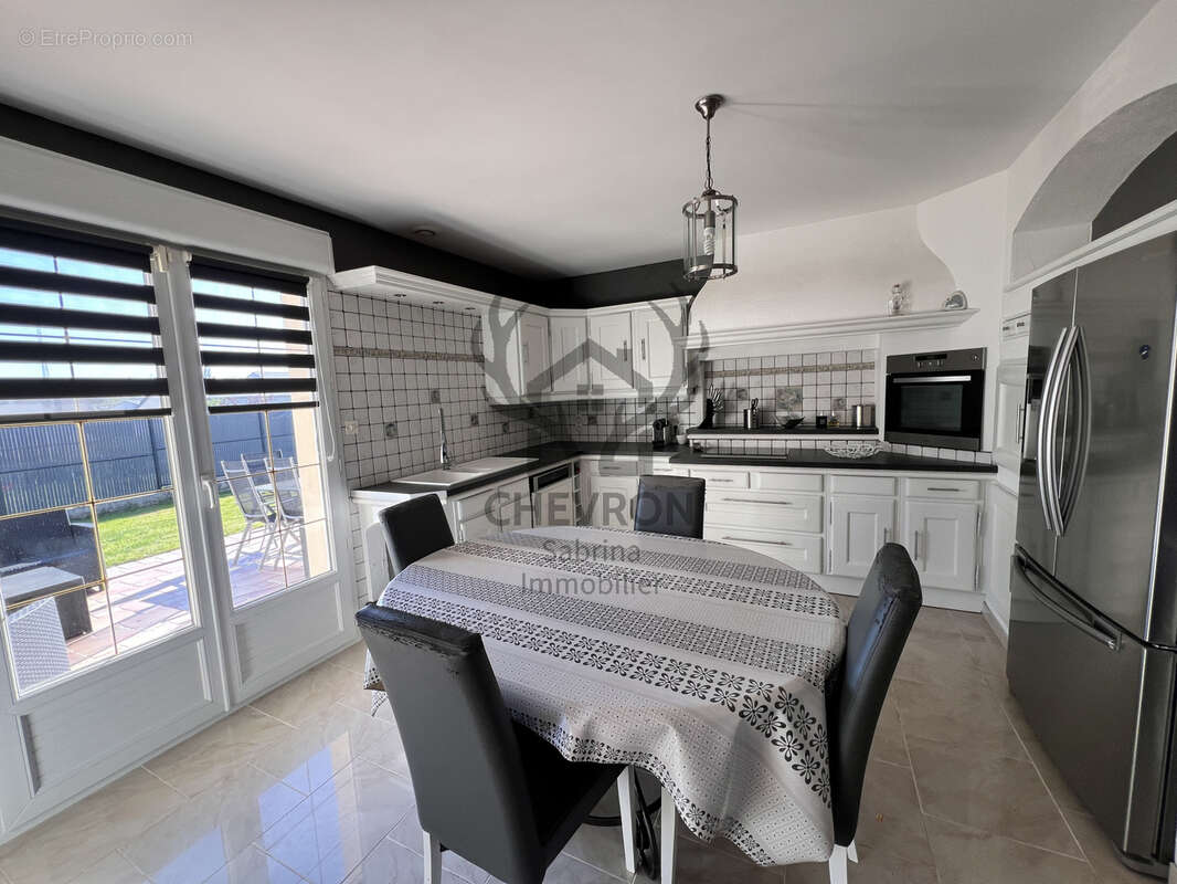 Maison à PRIX-LES-MEZIERES