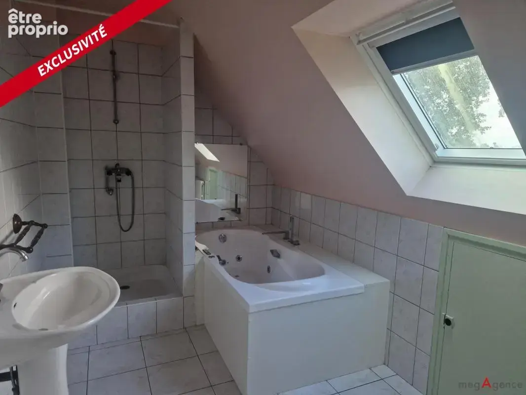 Maison traditionnelle - SAINT-GUYOMARD - 138 m² - photo 8
