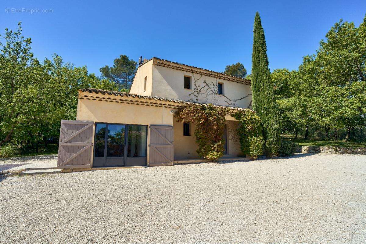 Maison à LE PUY-SAINTE-REPARADE