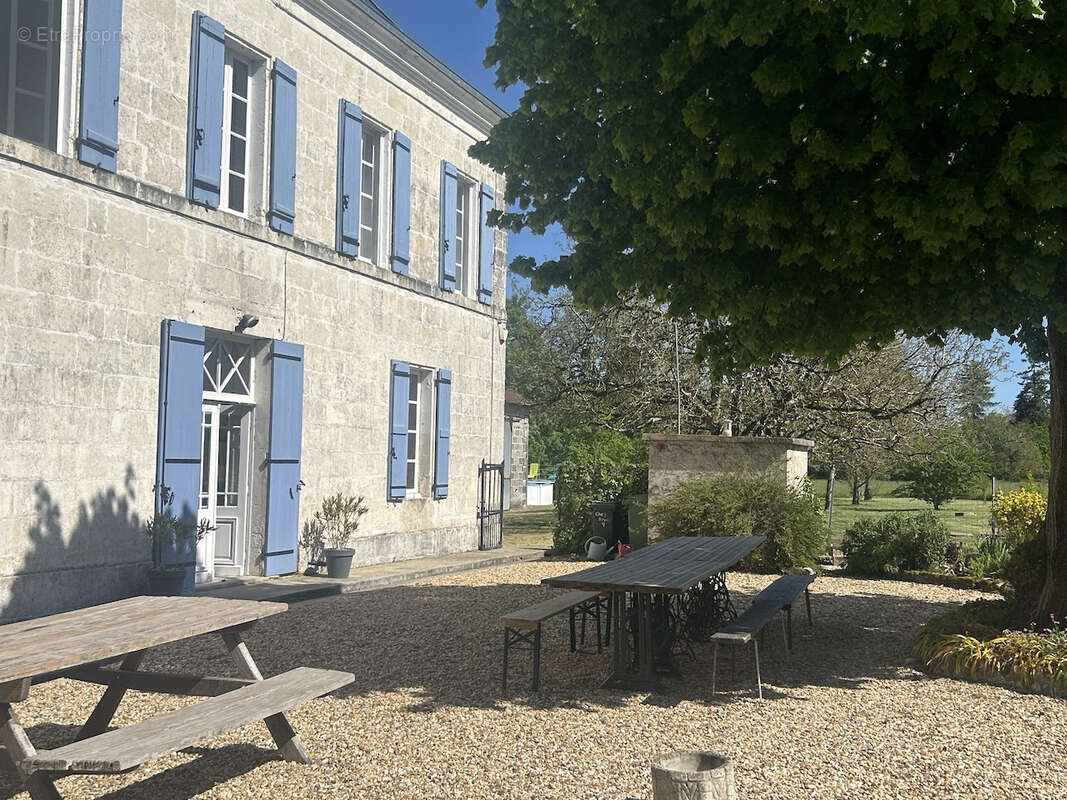 Maison à AUBETERRE-SUR-DRONNE