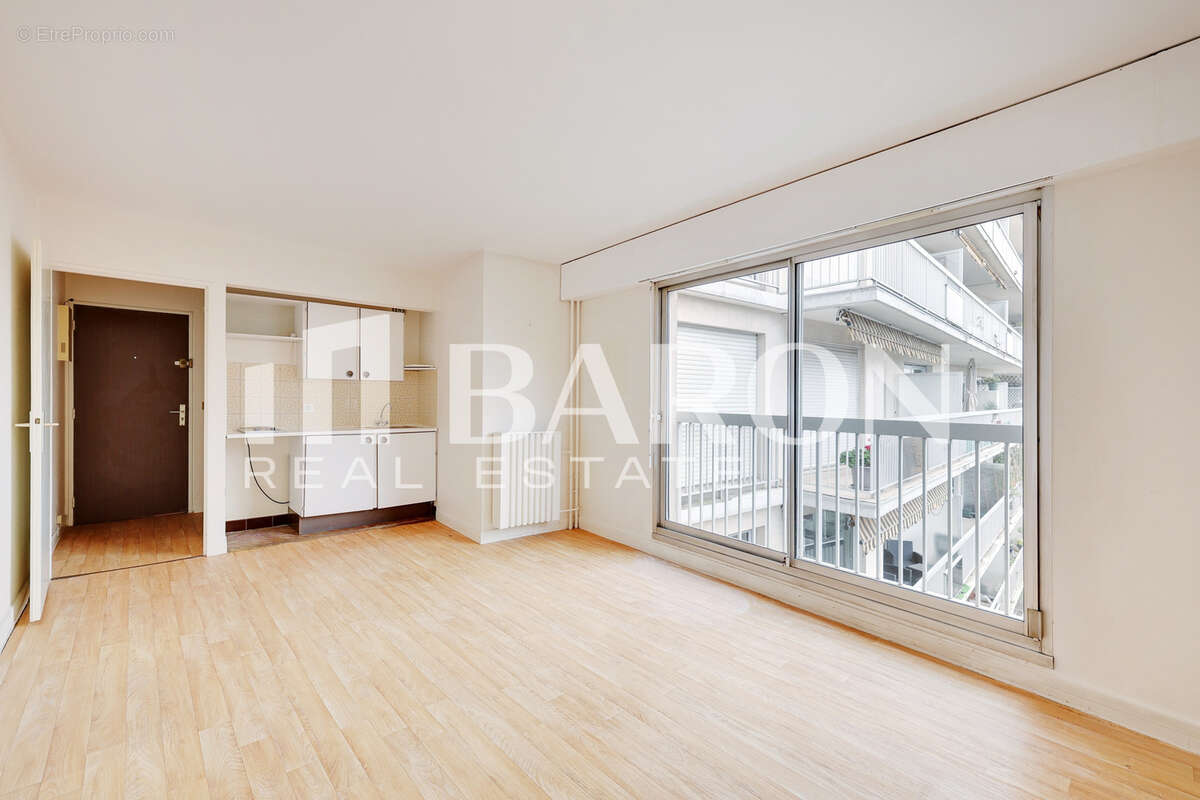 Appartement à PARIS-11E