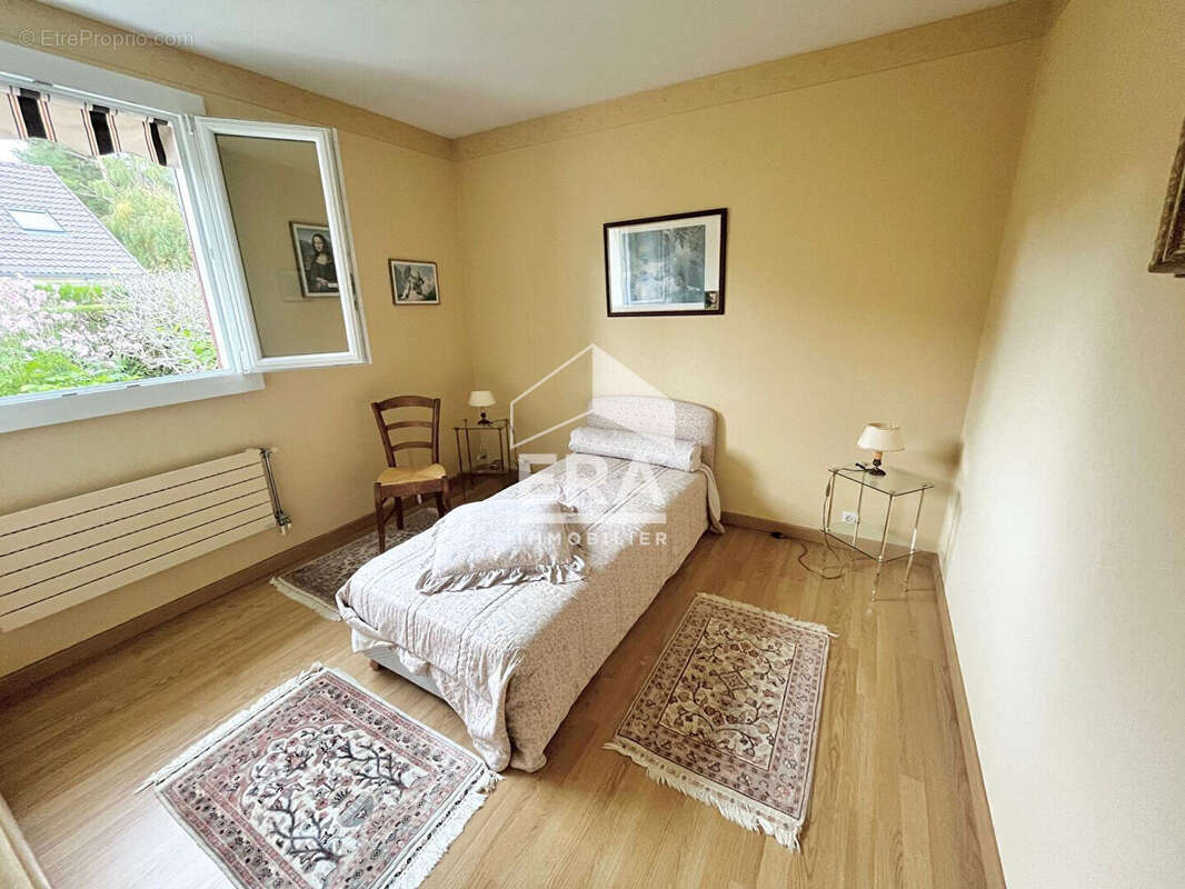 Maison à PONTAULT-COMBAULT