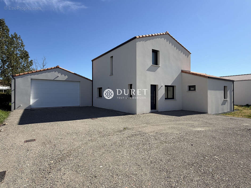 Maison à LA BOISSIERE-DE-MONTAIGU