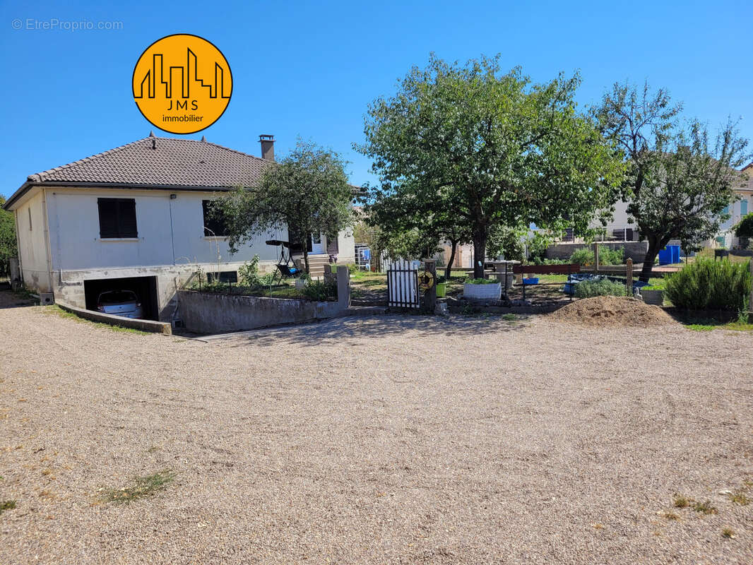 Maison à LA FERTE-HAUTERIVE