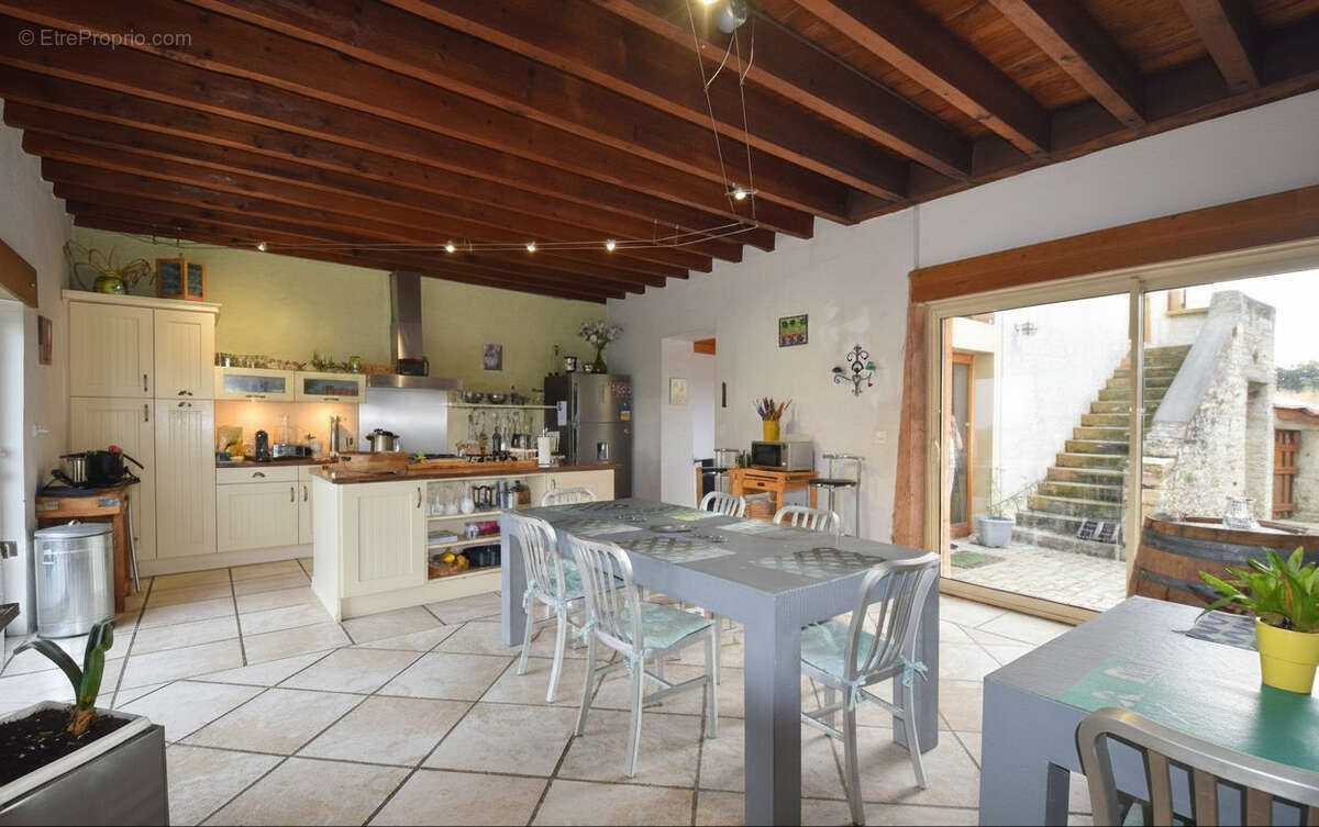 Maison à MARCILLY-D'AZERGUES