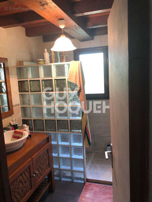 Maison des années 90  dans un magnifique jardin de 2000m2 à GARROSSE - MORCENX-LA-NOUVELLE (40110) - photo 6