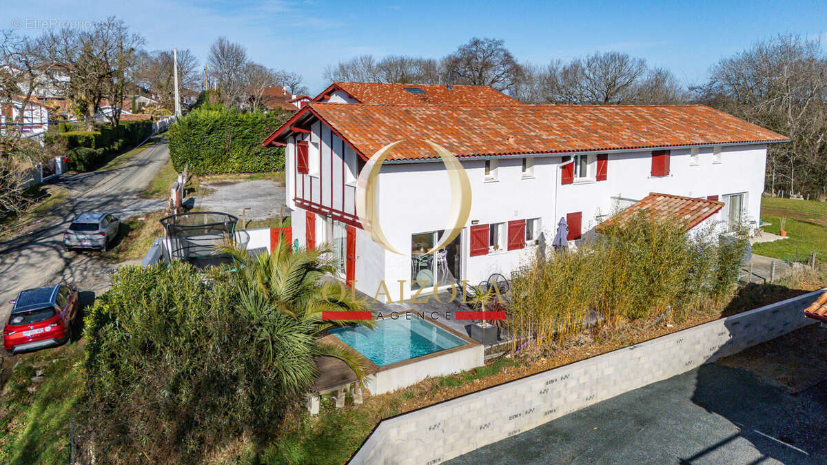 AHETZE - Maison contemporaine avec jardin et piscine - photo 16