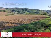 Terrain à SAINT-HILAIRE-DE-LUSIGNAN