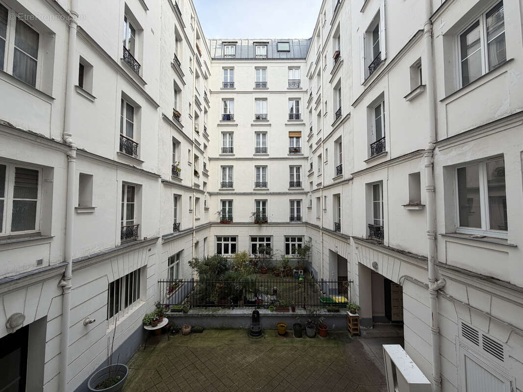 Appartement à PARIS-18E