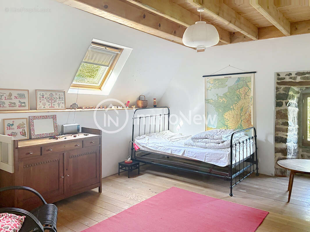 Belle maison pierre annees 1700  de 190 m2 environ sur terrain 1,8 hectare environ - photo 13