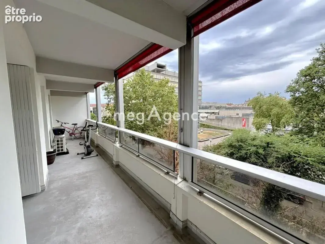 Appartement 2 pièces, idéalement situé, loggia - photo 8