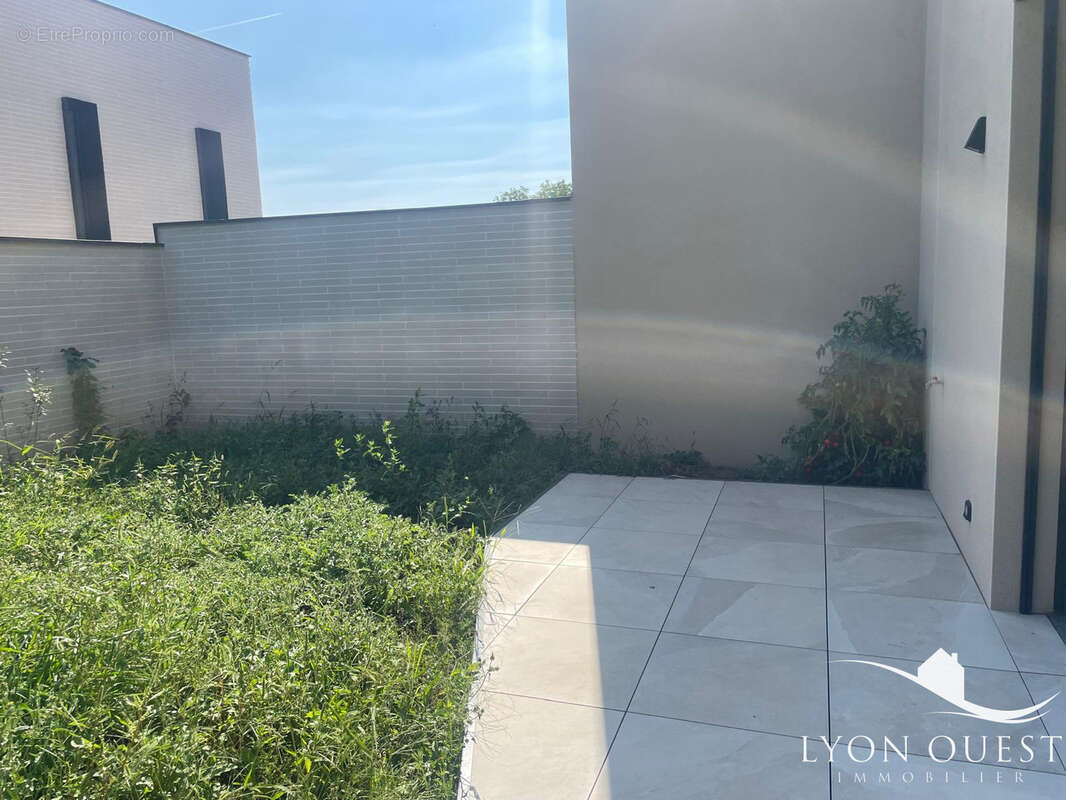 Maison à SATHONAY-VILLAGE