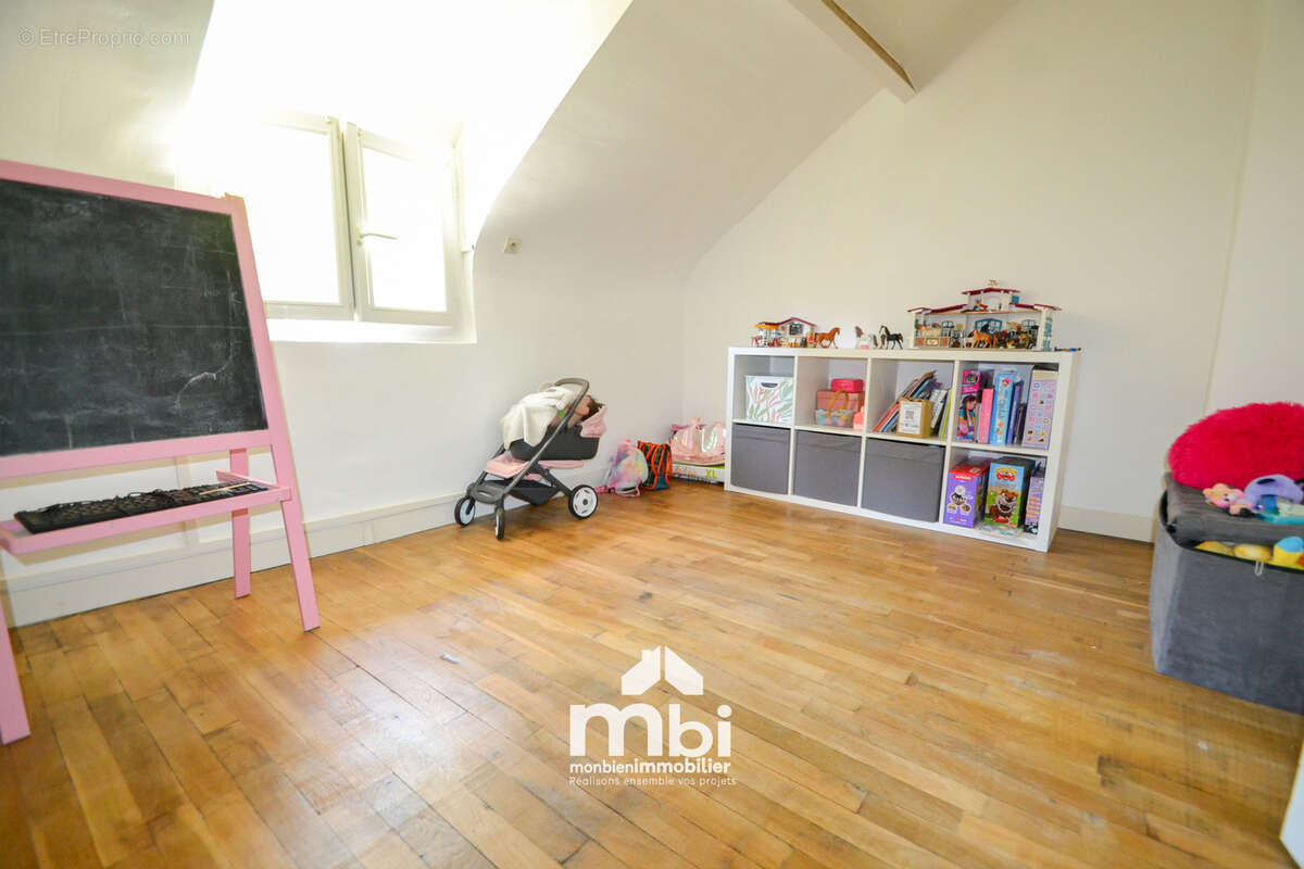 Maison à MARLY-LA-VILLE