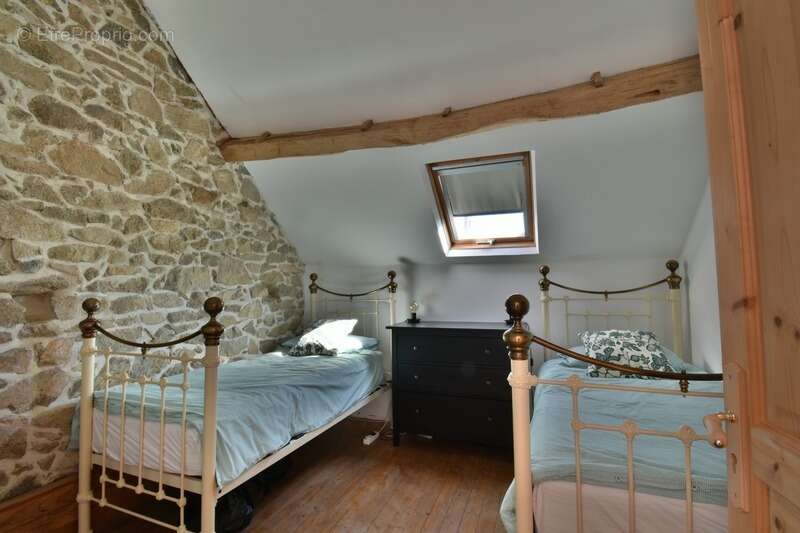 Maison à SAINT-LEGER-MAGNAZEIX