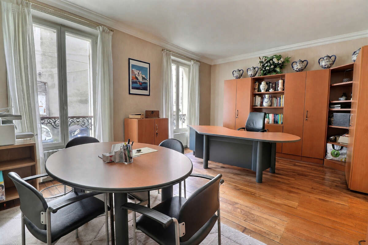 Appartement à NEUILLY-SUR-SEINE
