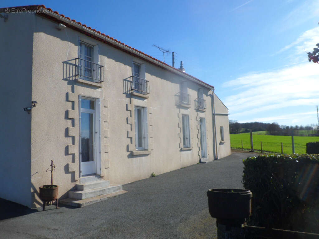 Maison à MENOMBLET