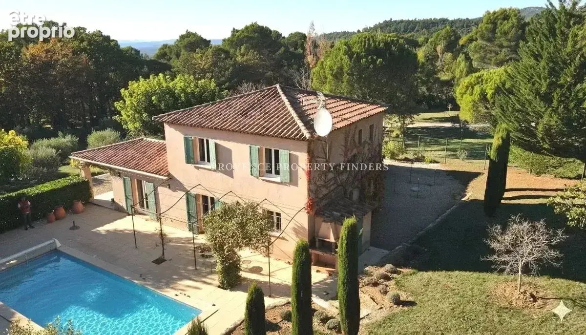 Tourtour, une villa des plus charmantes et prête à vous accueillir. - photo 1