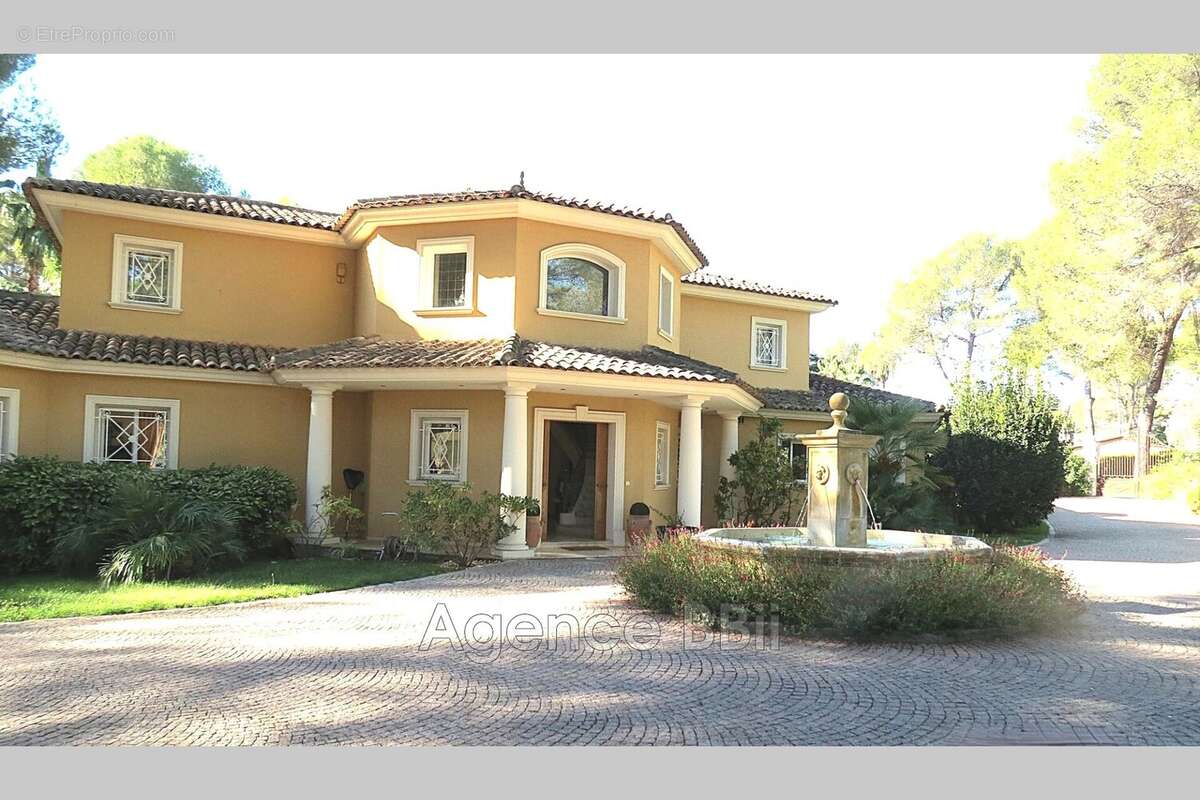 Maison à MOUGINS
