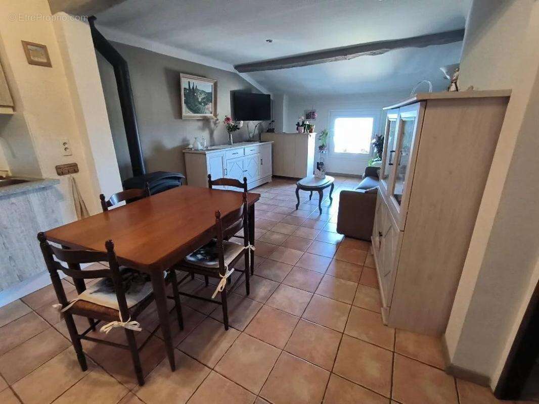 Appartement à CHATEAUNEUF-GRASSE