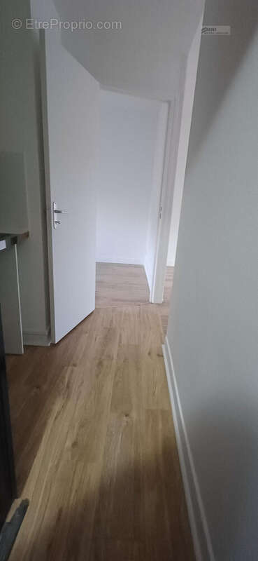 Entrée avec kitchenette - Appartement à ALFORTVILLE