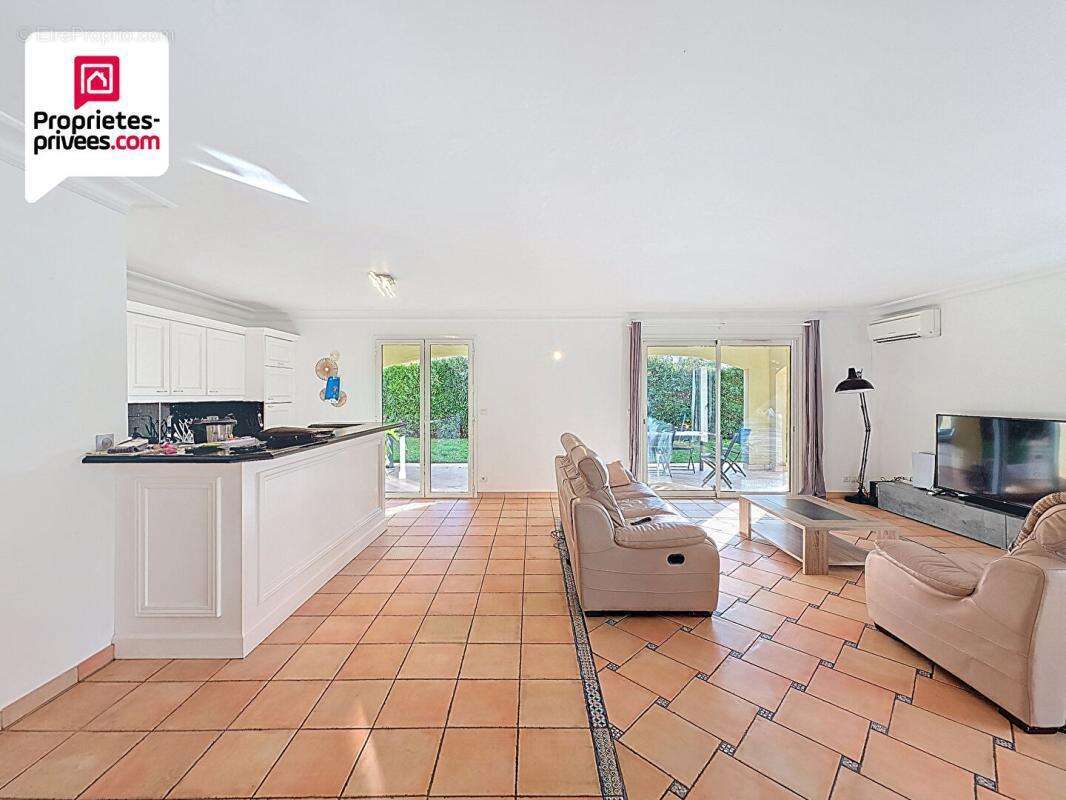 Maison à SAINT-CEZAIRE-SUR-SIAGNE