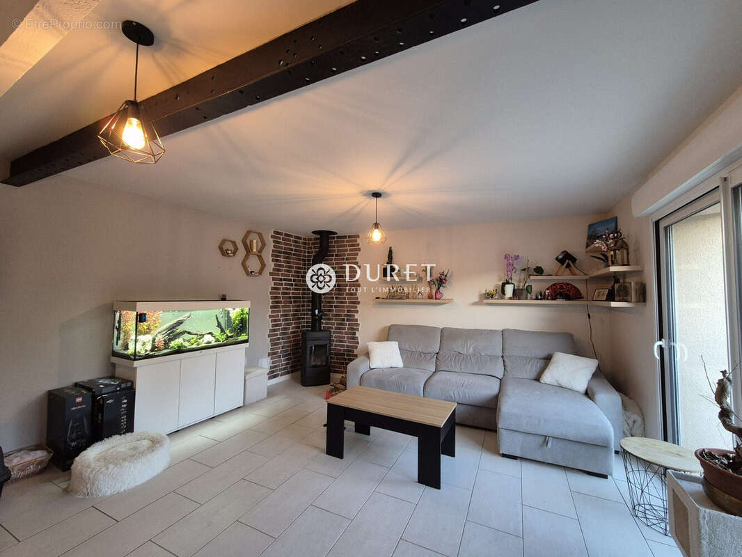 Maison à MONTREVAULT