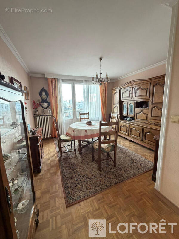 Appartement à AUBERVILLIERS