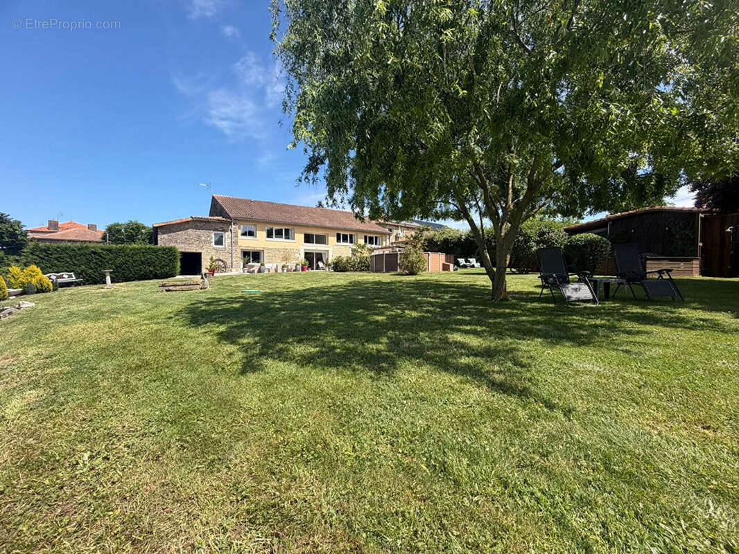 Maison à MAUPREVOIR