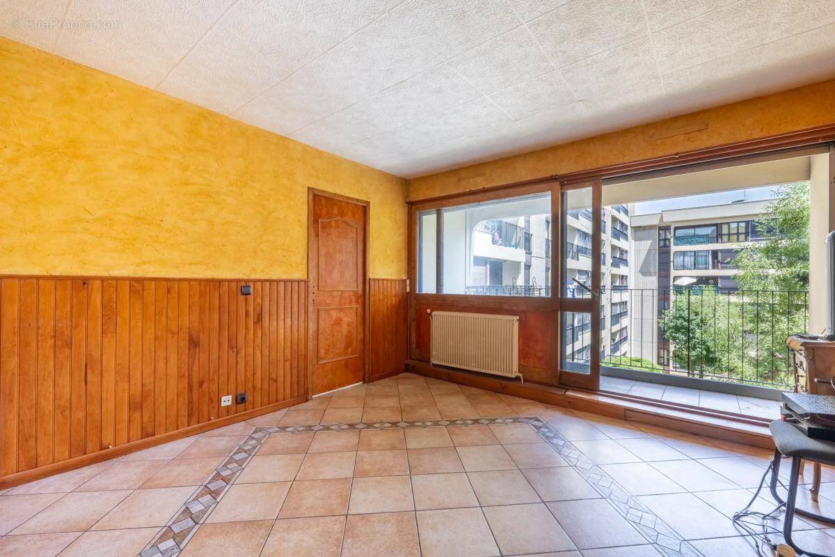 Appartement à LES MUREAUX
