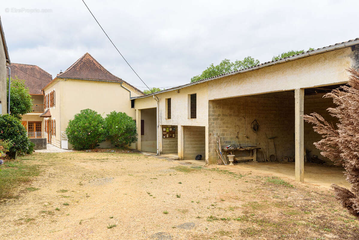 Maison 8 pièce(s) 237 m2 - photo 9