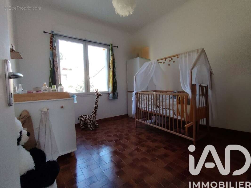 Maison 130 m² à Saint-Gilles  - photo 9