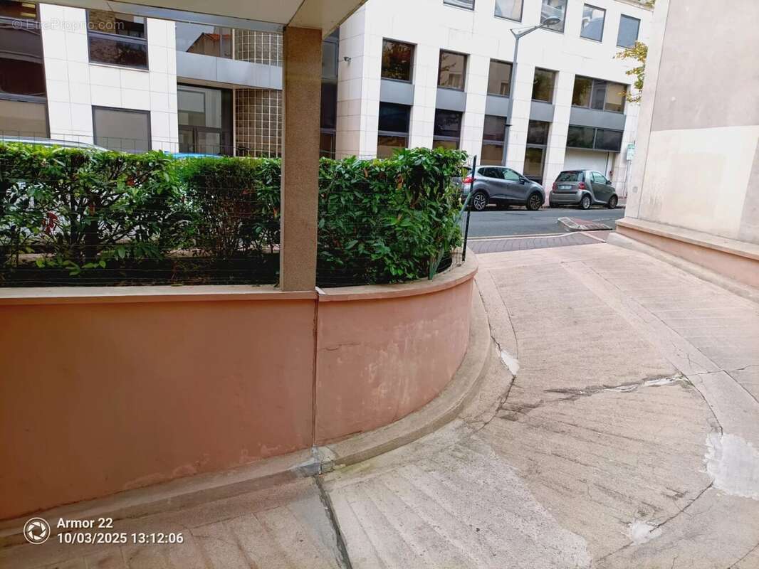 Appartement à CHARENTON-LE-PONT