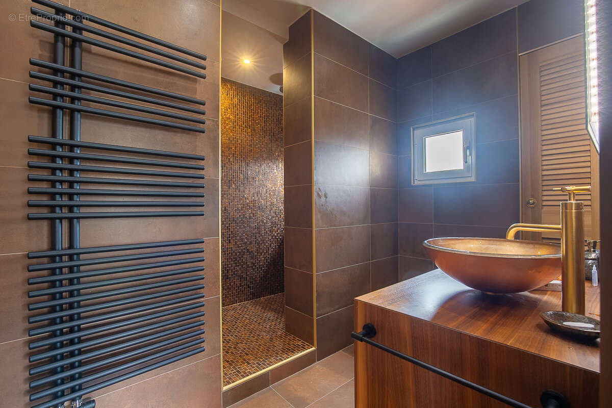 Appartement à MARSEILLE-6E