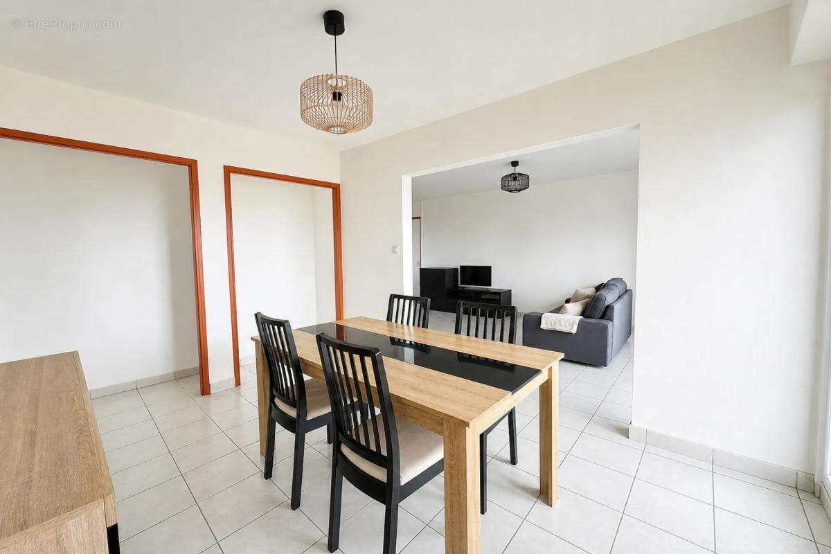 Appartement à RILLIEUX-LA-PAPE