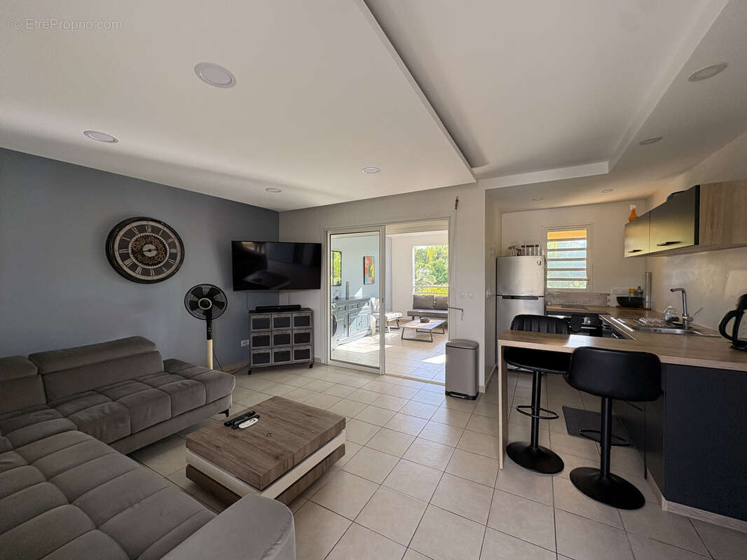 Appartement à BAIE-MAHAULT