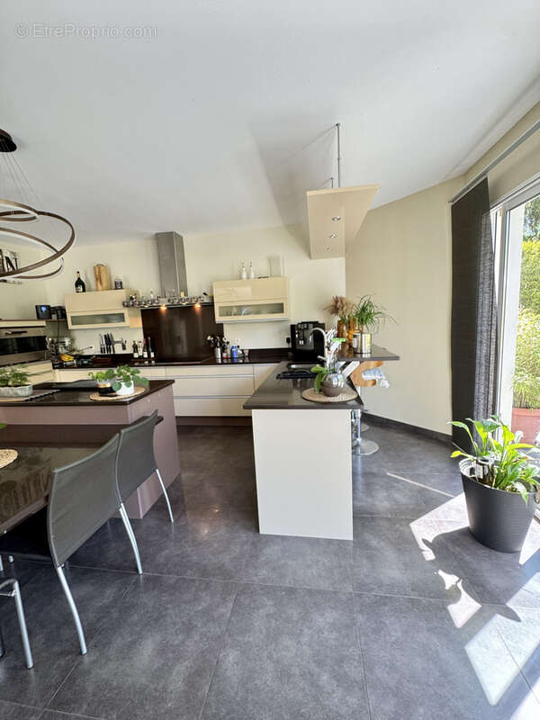 Maison à MEZY-SUR-SEINE