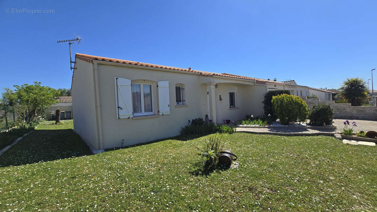Maison à CIRE-D'AUNIS
