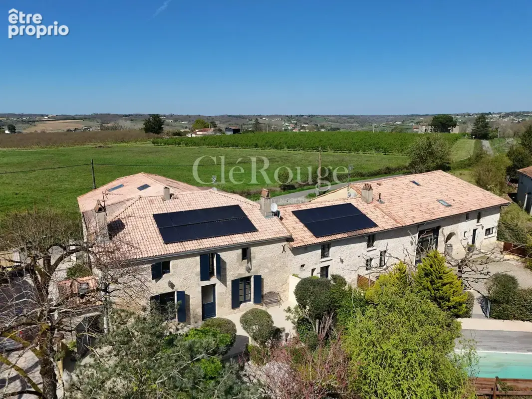 Propriété de caractère en pierre avec maison principale et trois gîtes et piscine - photo 23