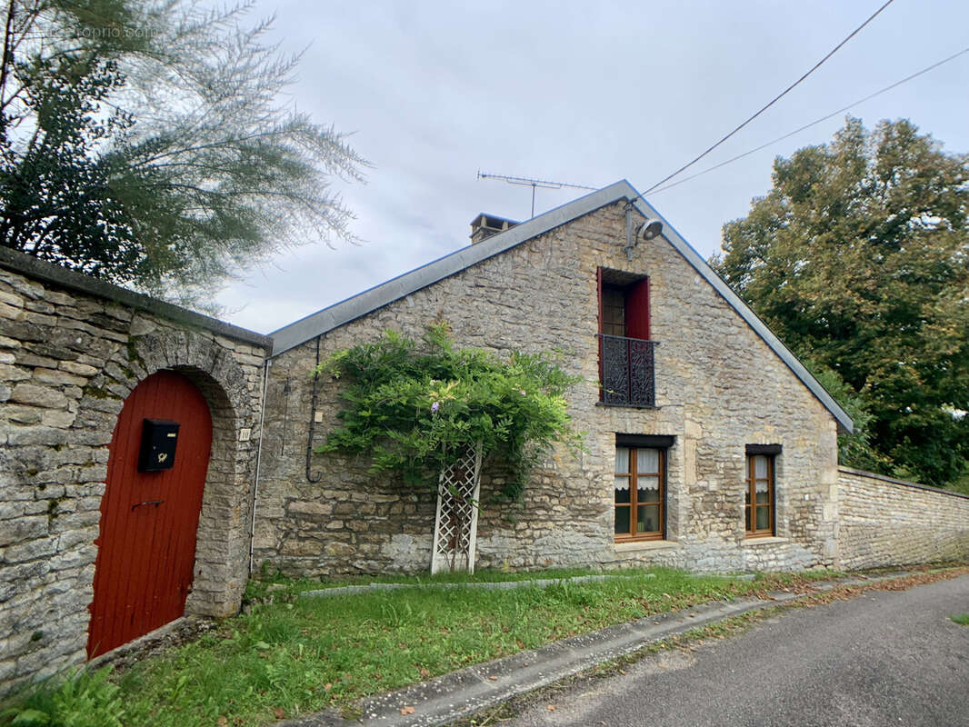 Maison à BUSSEAUT