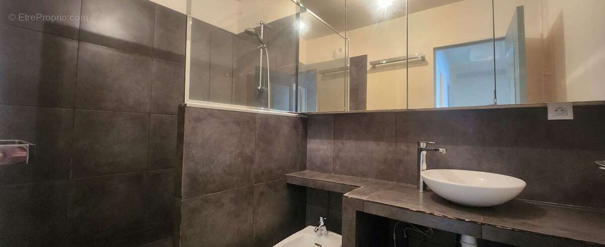 Appartement à PARIS-19E