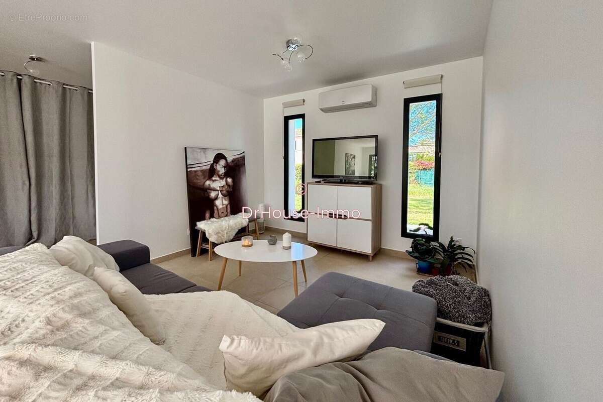 Maison à VILLEMOUSTAUSSOU