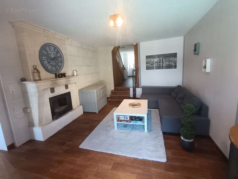 Maison à SAINT-MARTIN-LACAUSSADE