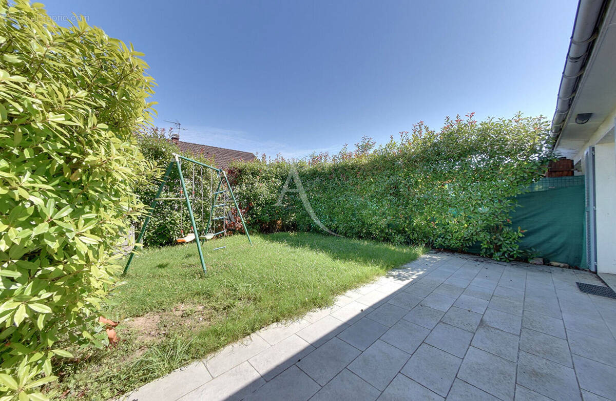 Maison à OZOIR-LA-FERRIERE