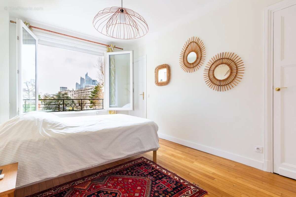 Appartement à NEUILLY-SUR-SEINE