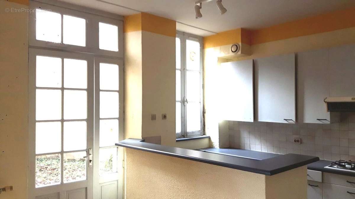 Maison à MONTMORILLON