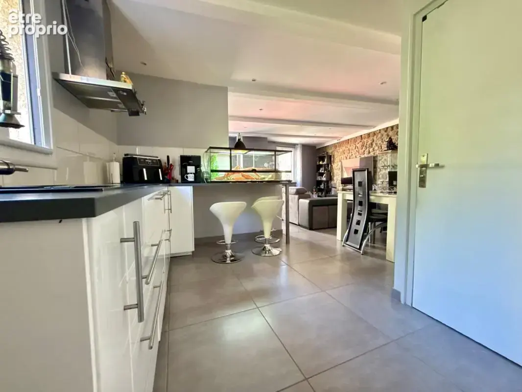 Maison de ville 84,06 m2 avec garage - Firminy centre / place Marquise - photo 3