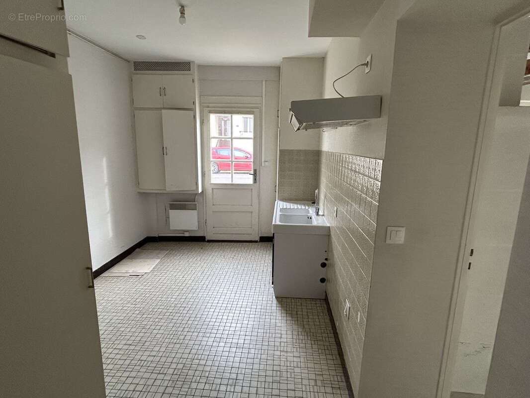 Maison à SAINT-JUST-SUR-DIVE