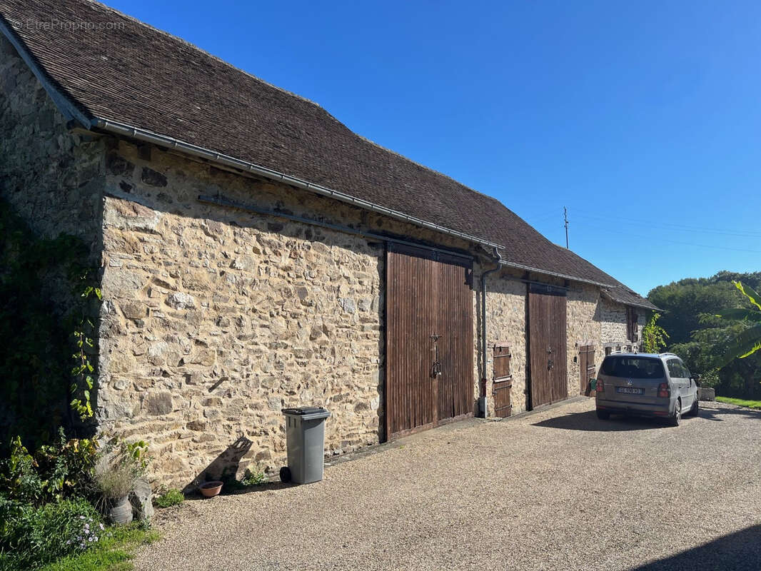 Maison à COUSSAC-BONNEVAL