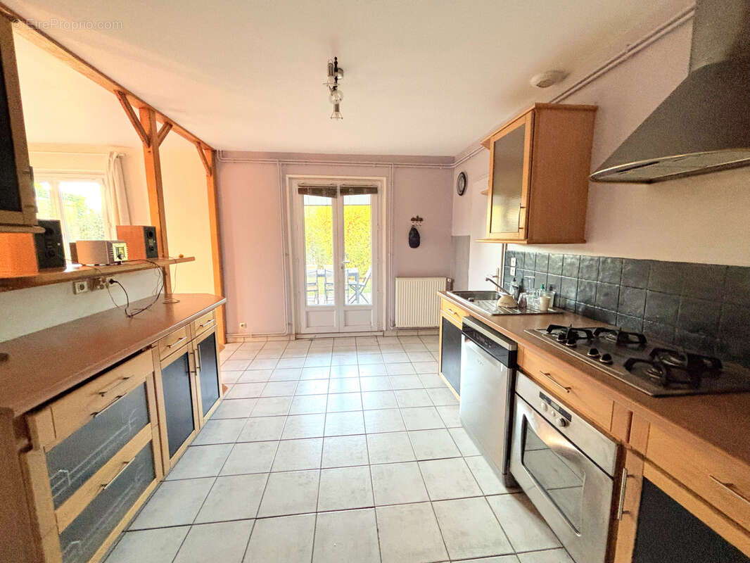 Maison à VEAUCHETTE