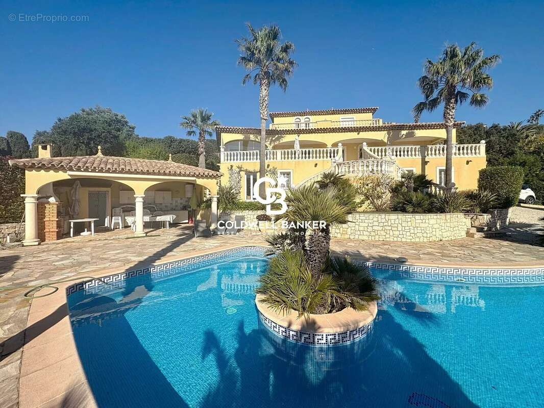 Maison à LES ISSAMBRES